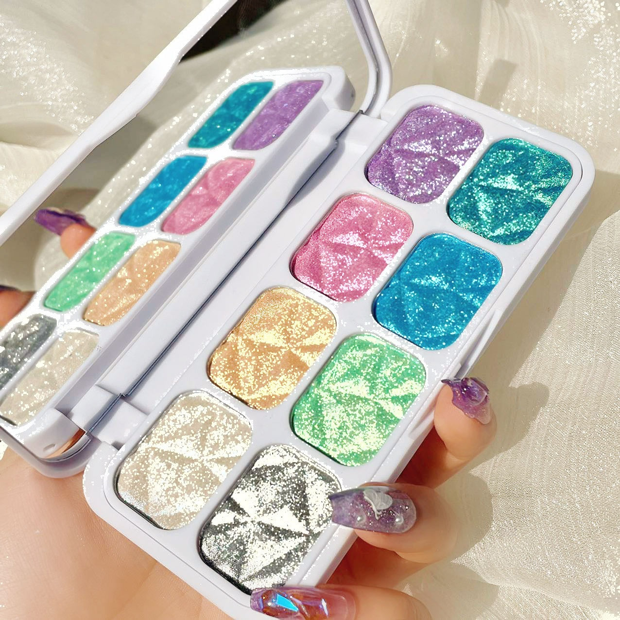 Macaron Chameleon 8 colors Eye Shadow Plate Eyes Makeup High Pigmented Matte Shimmer Eyeshadow