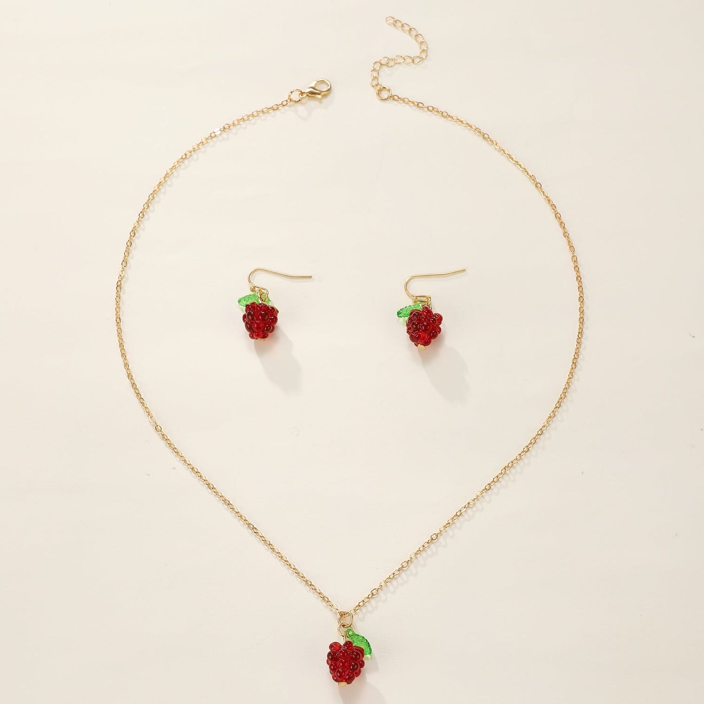 Retro Raspberry Raspberry Earrings And Necklace Set