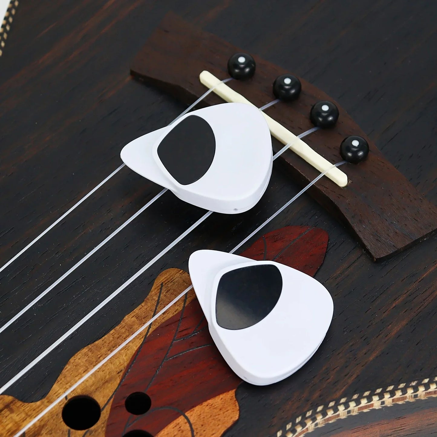 2-in-1 Guitar Pick & Tuner - Portable, Multi-Purpose Pitch Calibrator for Folk Guitars and Ukuleles, 12-Tone Equal Temperament, - THOOBO!