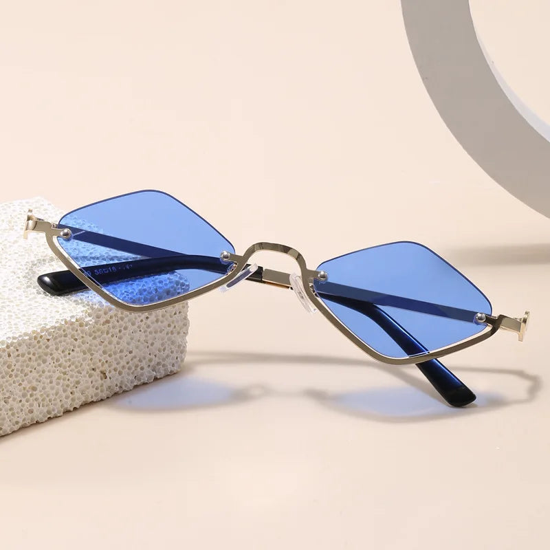 Throwshade Rhombus Cut Retro Sunnies – Geometric UV400 Alloy Frame Sunglasses for That Vintage Rockstar Flex