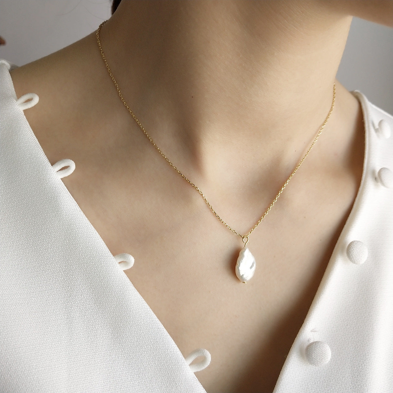 Baroque Pearl Pendant Necklace