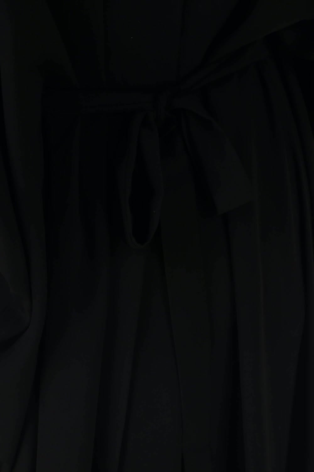 Elegant Gold Embroidered Kaftan with Cutwork Neckline