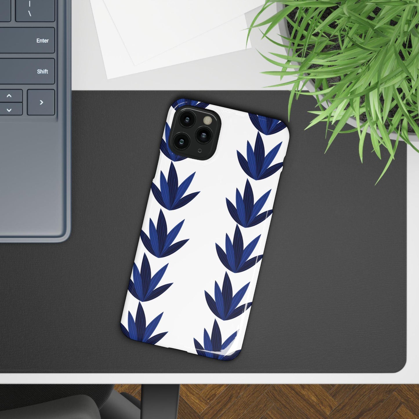 Leafy Serenity Phone Case – Embrace Nature’s Calm