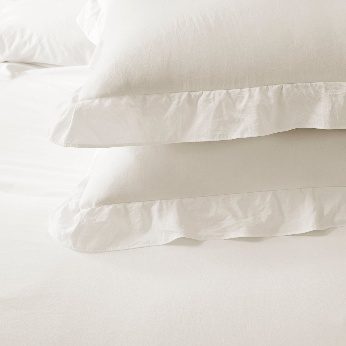Reyna Comforter Set
