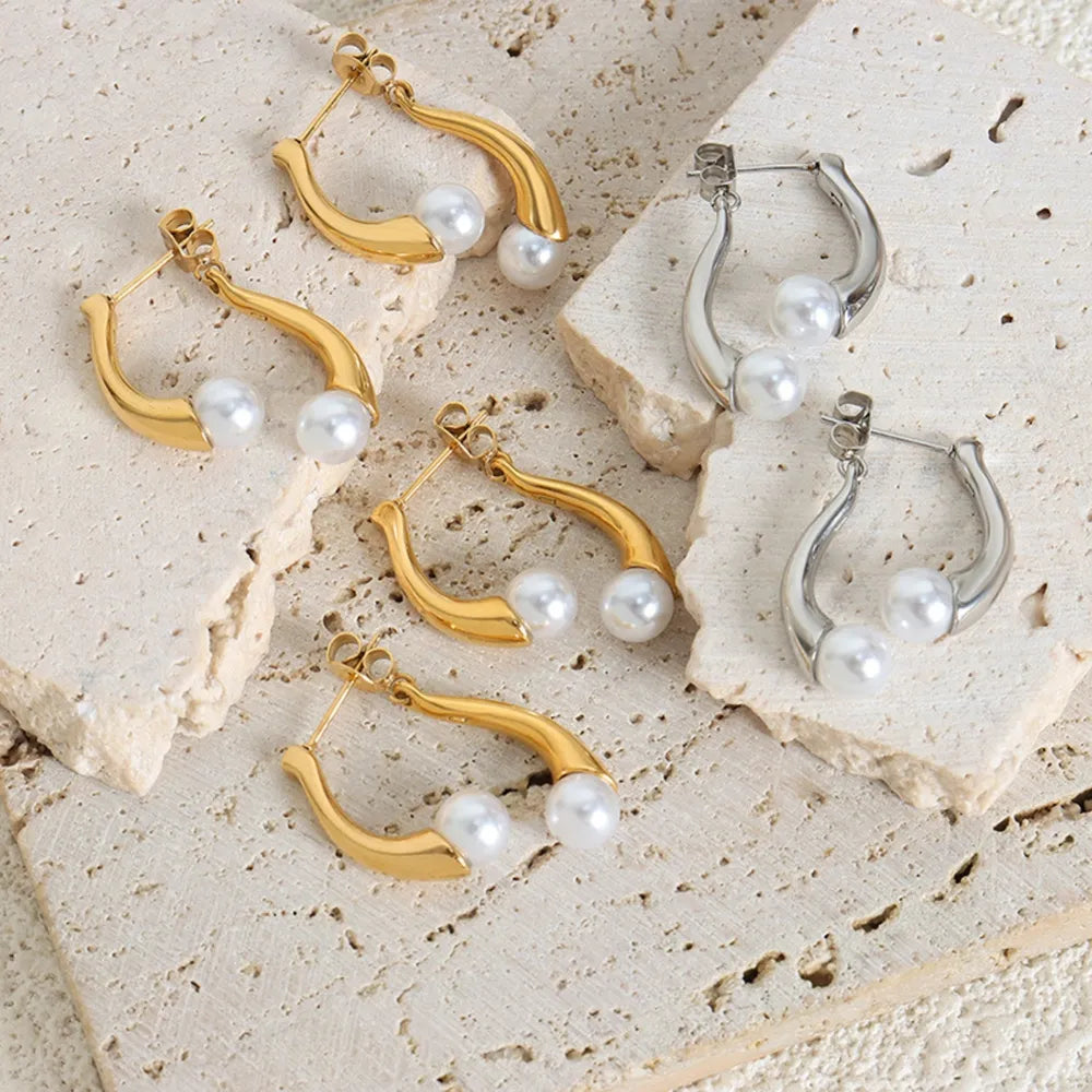 Elegant split design with high gloss pearl inlay simple titanium steel gold-plated earrings