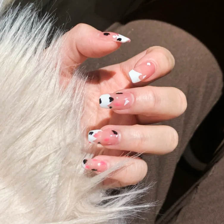 Fashionable Blue and Graffiti Pattern Fake Nails