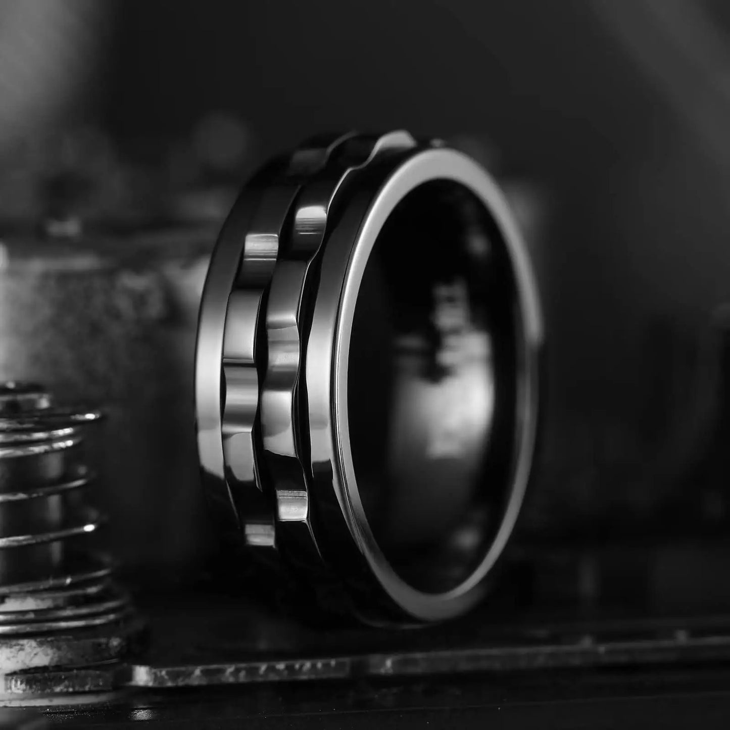 GearFury Chain-Spin Ring — Titanium Steel Grind, Zero-Noise Focus, 8mm Biker Cool (BT*8019)