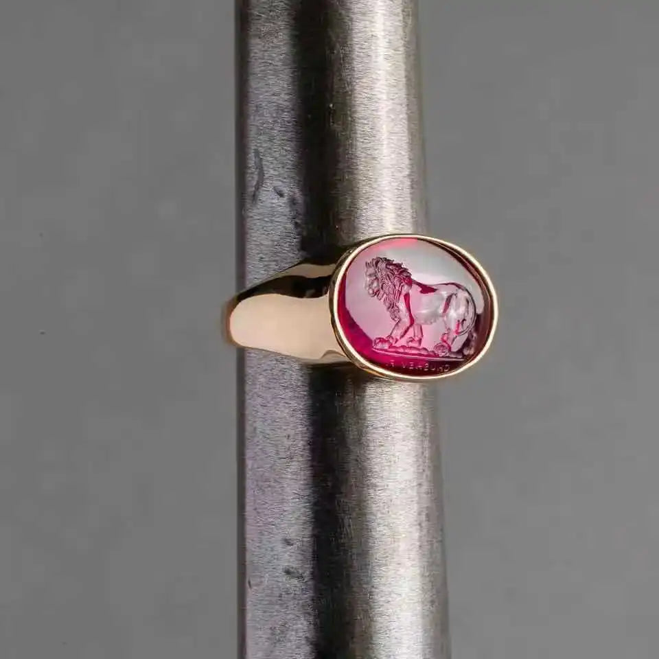 THOOBO! Lionheart Glow Ring — 18K Shine, Fierce Mood, Everyday Royalty (R0101)