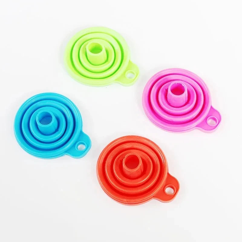 FLOPSTER FUNNEL – Foldable Silicone Oil Filler for Engines, Washer Fluid & More (Universal Car Fit, Heat-Resistant, No-Mess Wizard)