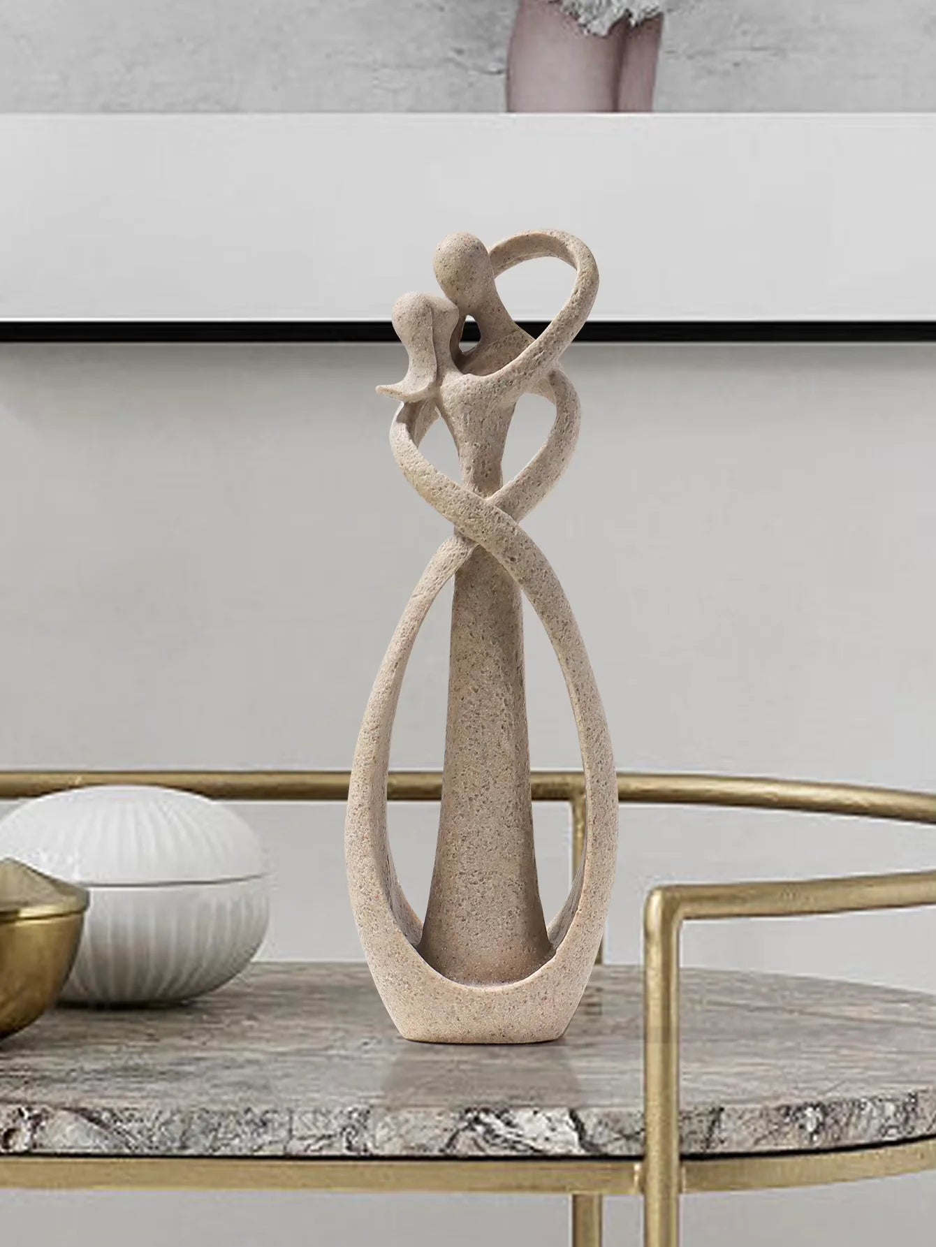 “Held Forever” Nordic Embrace Sculpture – Minimalist Romance for Modern Spaces