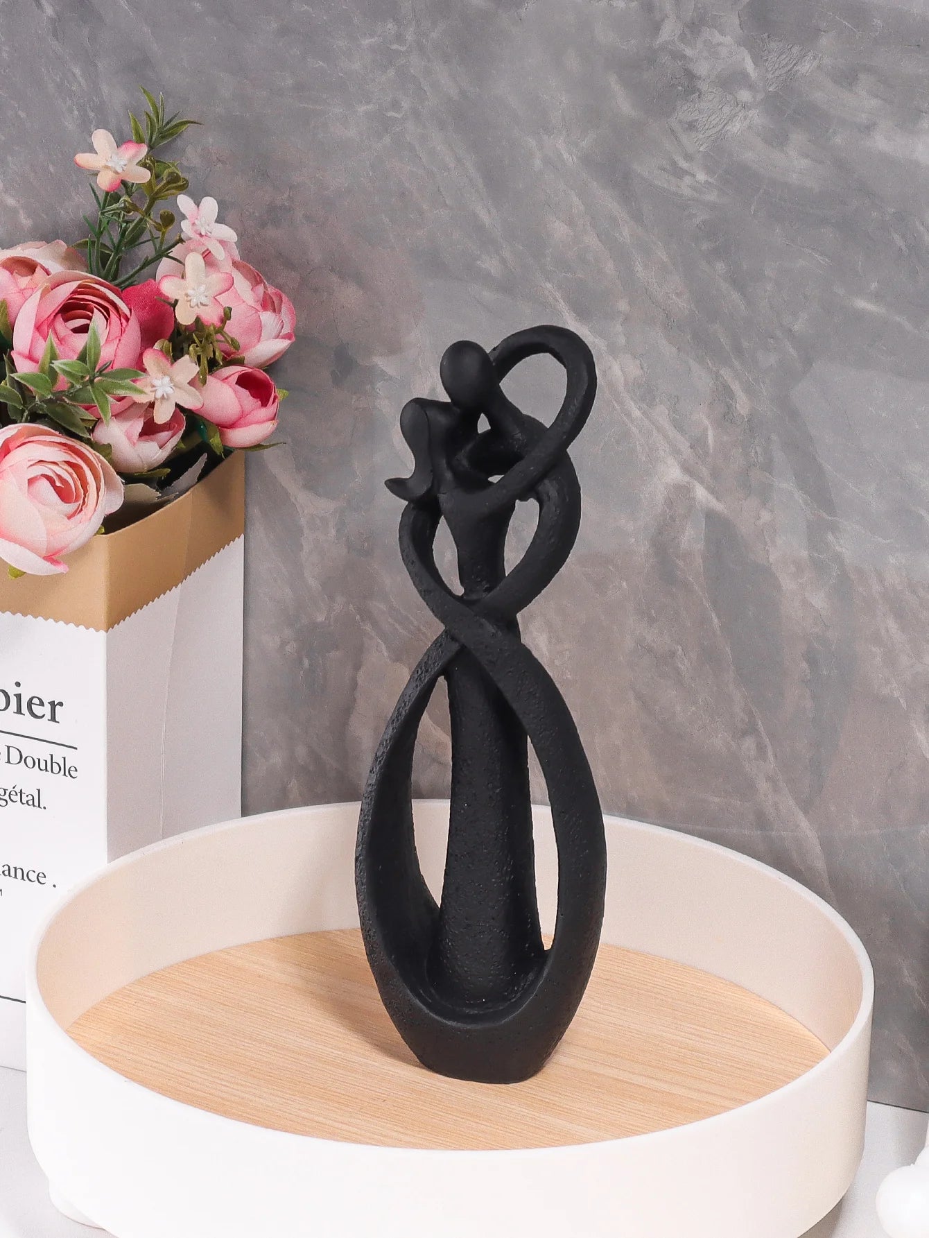 “Held Forever” Nordic Embrace Sculpture – Minimalist Romance for Modern Spaces