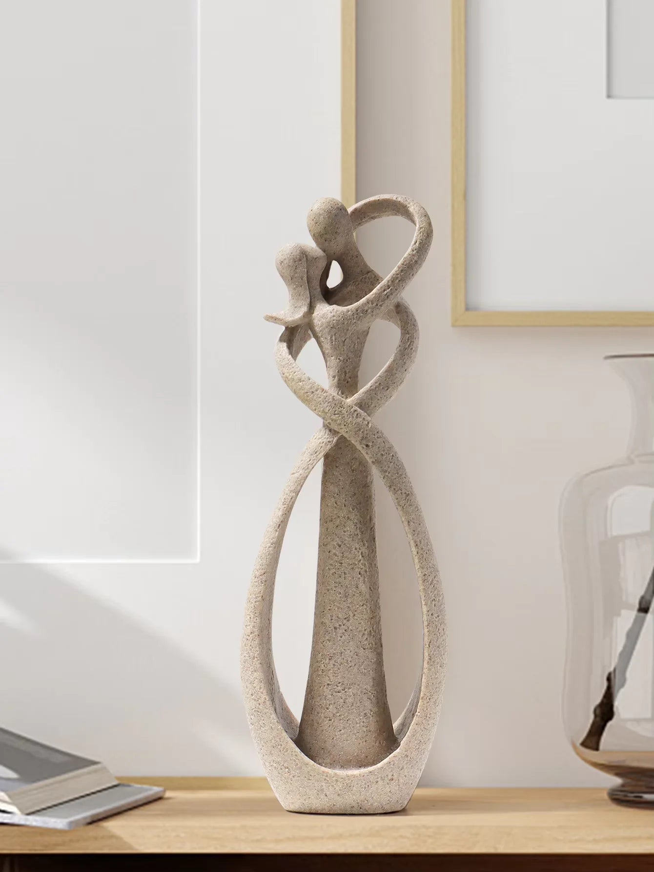 “Held Forever” Nordic Embrace Sculpture – Minimalist Romance for Modern Spaces