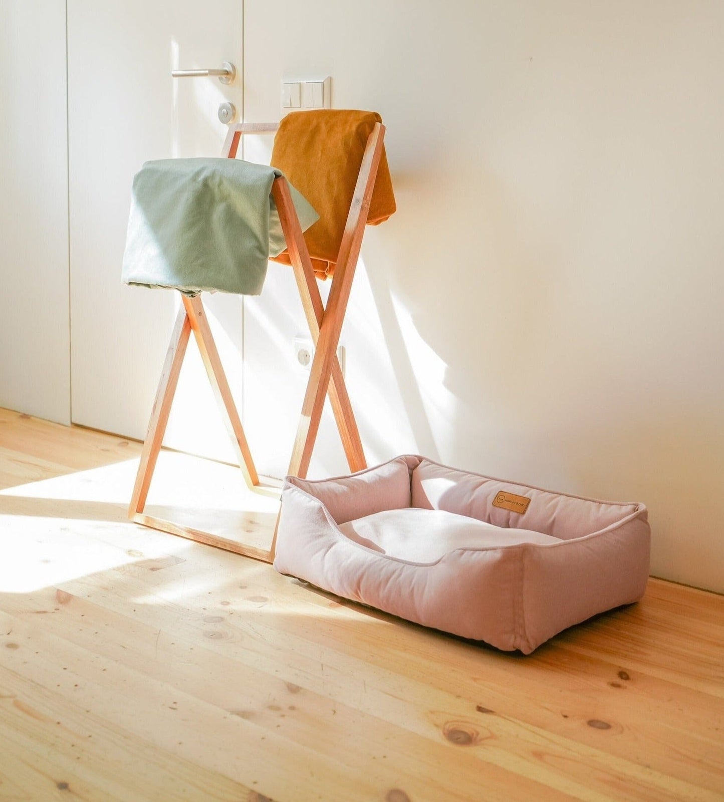 Velvet Cat Bed Dreamer